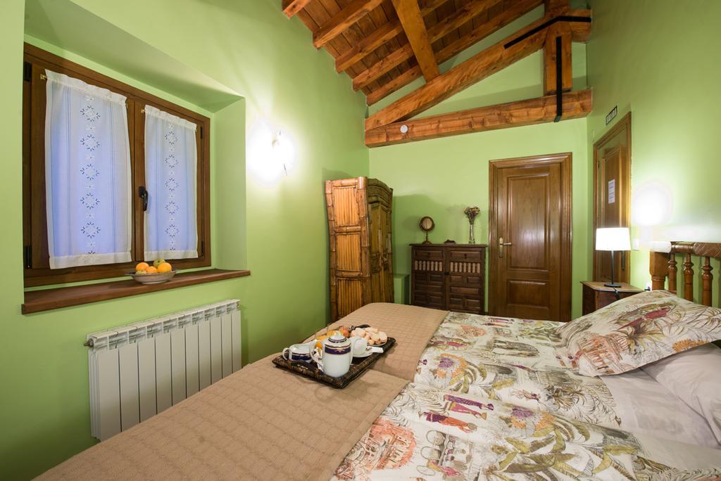 Ekolanda Guest House Esnoz Rom bilde