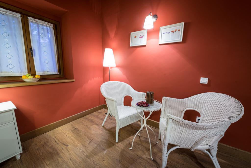 Ekolanda Guest House Esnoz Rom bilde
